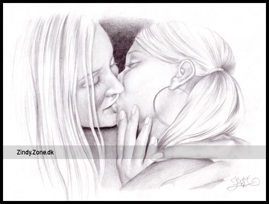 Girls Kissing